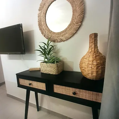 Chic & Calm Apartment 3 Minutes Walk To Rafina Beach Exterior photo