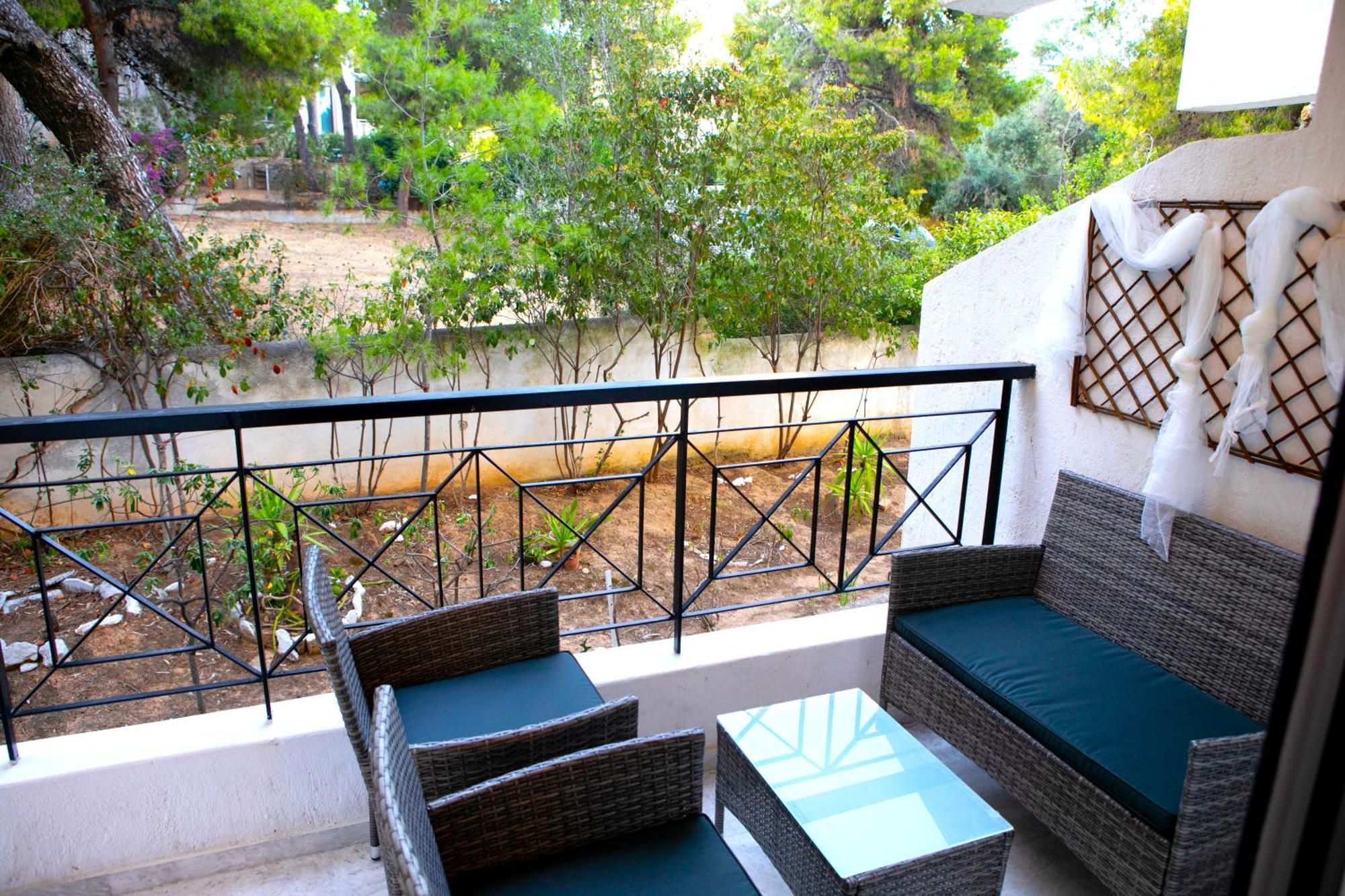 Chic & Calm 3 Minutes Walk To Apartment *