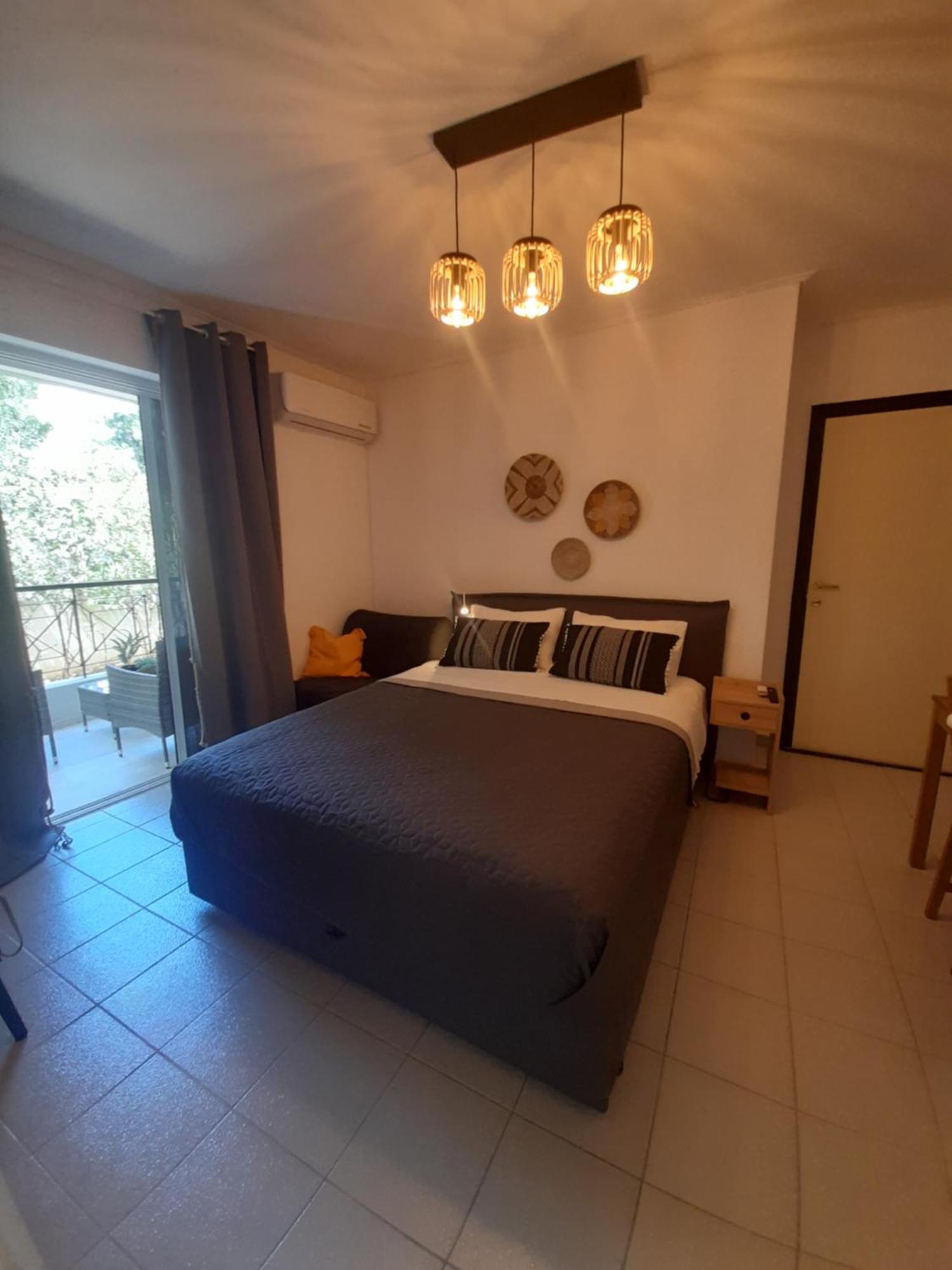 Chic & Calm 3 Minutes Walk To Rafina (Attica)